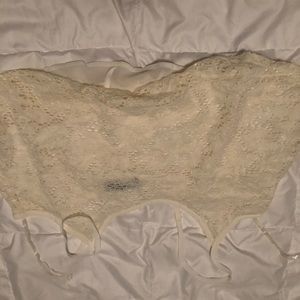 XL White lace crop top